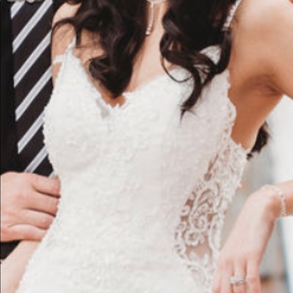 Beautiful wedding dress - Picture 2 of 4